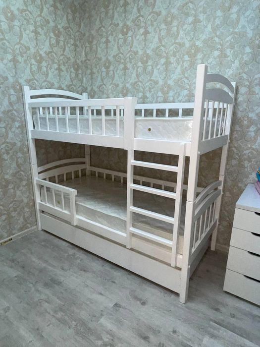 Двухъярусная кровать
