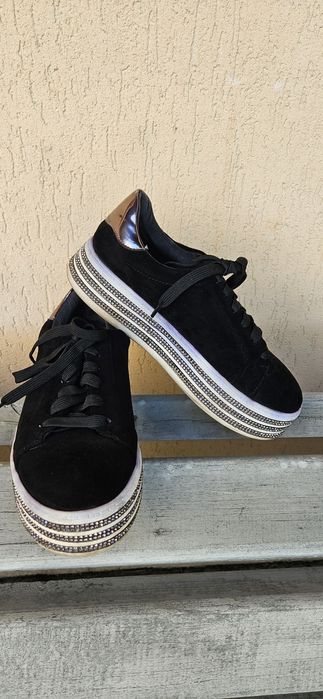Sneakersi pentru dama