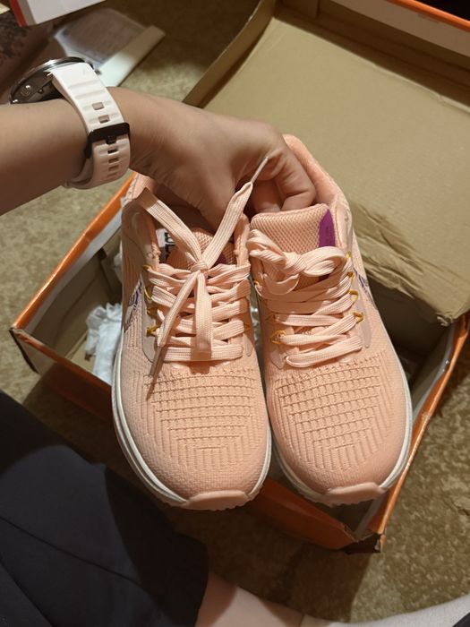 Кроссовки Nike новые