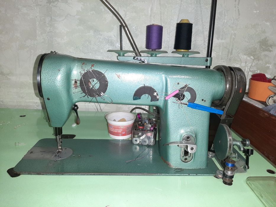 Швейная производственная машина