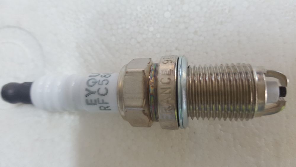 Свещи за Дачия и Рено