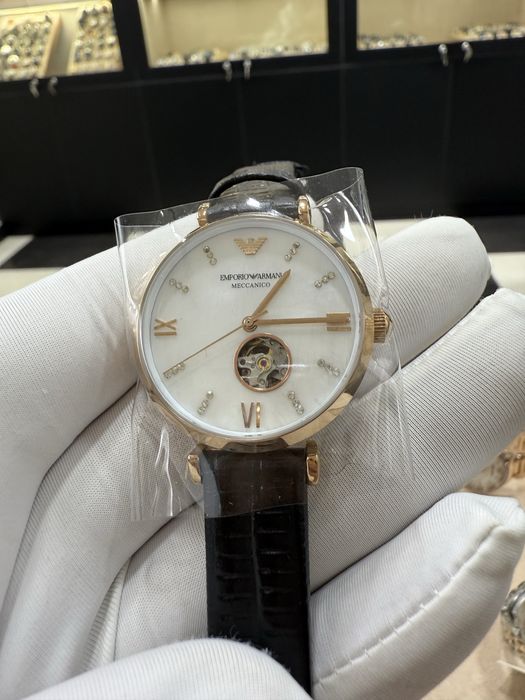 Новогднии Скидки Emporio Armani