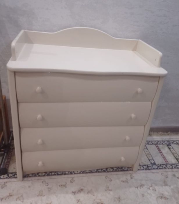 Детская кроватка -манеж и комод