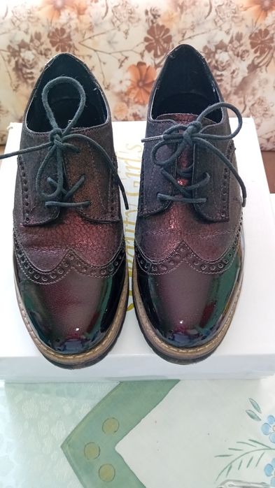 Дамски обувки лак