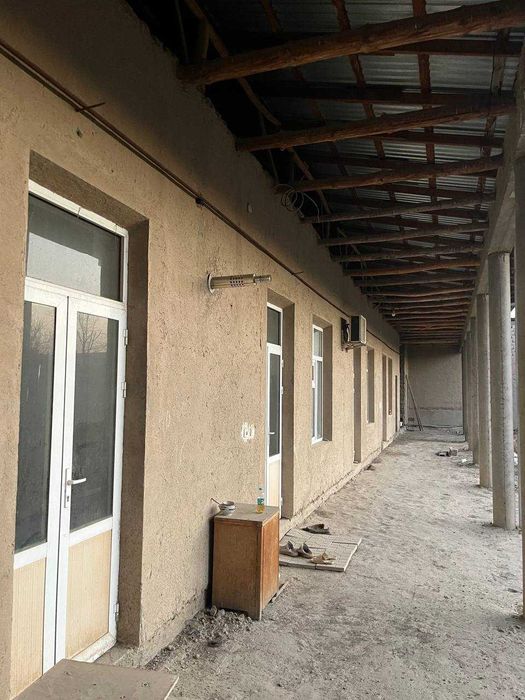 6 хонали, 9,5 сотикдан иборат булган ховли сотилади.