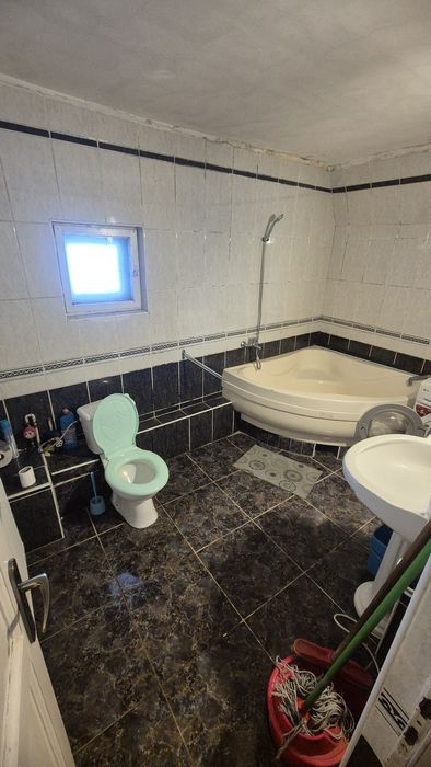 Închiriez camera