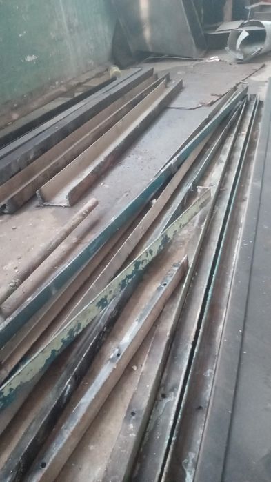 Продам уголок. трубы 200 т кг