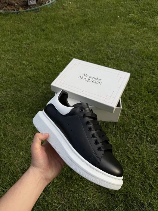 Adidasi Alexander Mcqueen albi/negri piele naturala