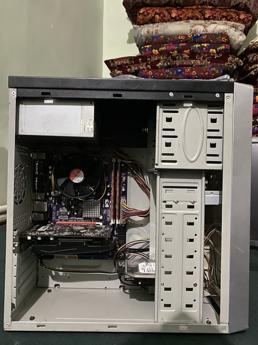 Комплект компютер сотилади