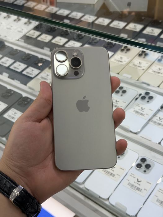 Iphone 15 pro max 649$ srocnho