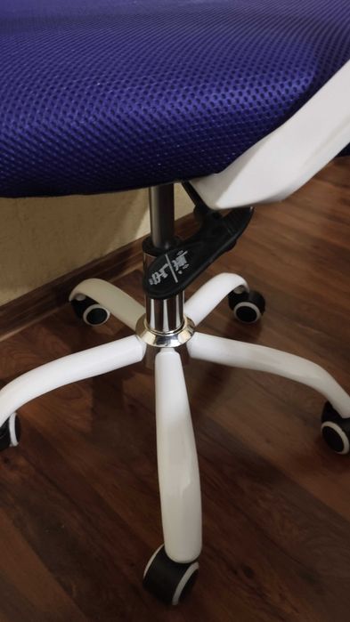 Офис стол   лилав