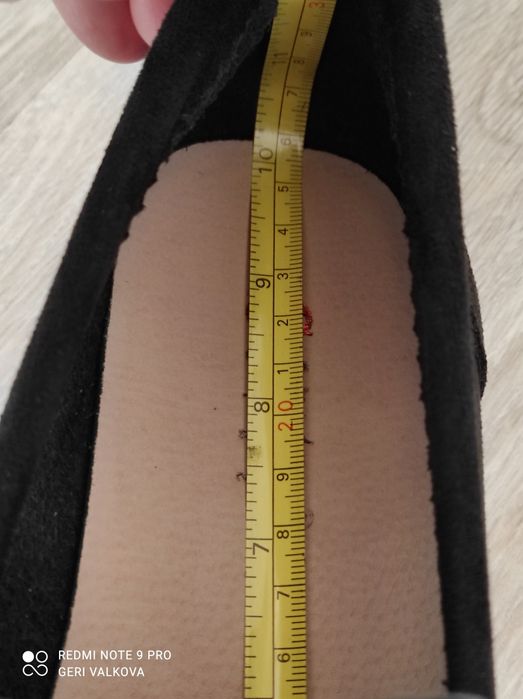 Черни велурени обувки