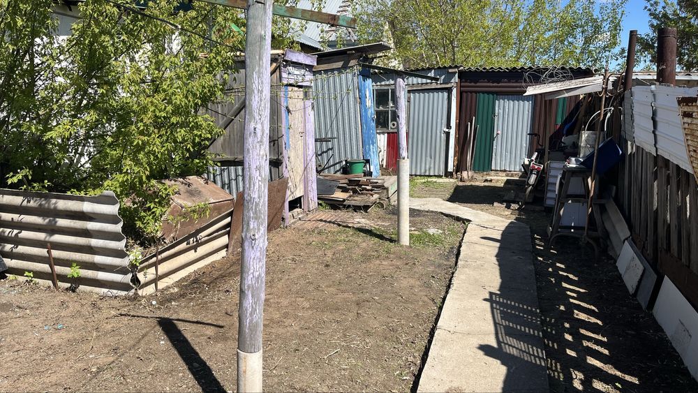 Продам дом в общем дворе срочно