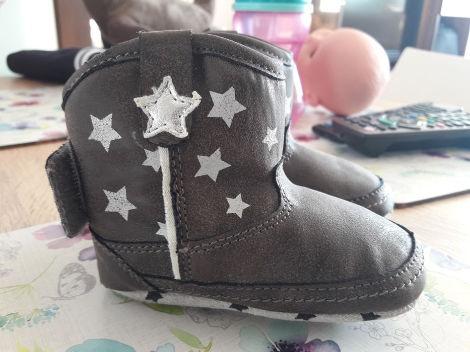 Бебешки буйки - ботушки