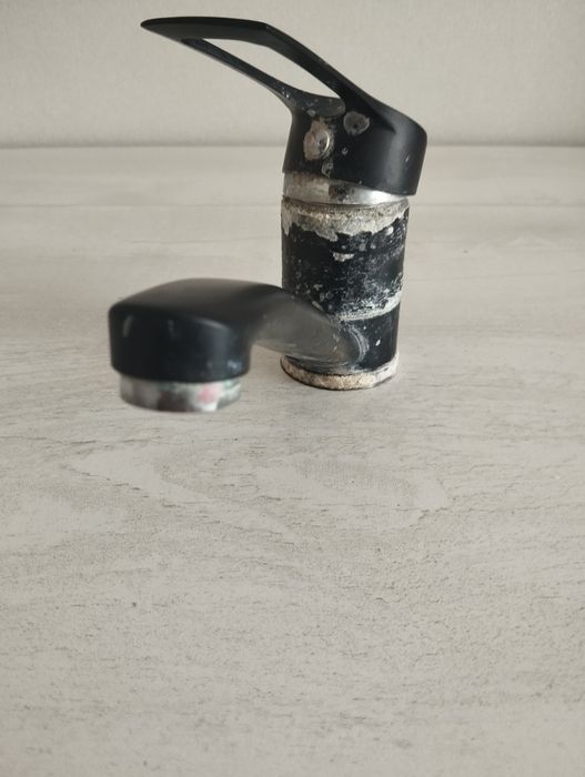 Смеситель для раковины.