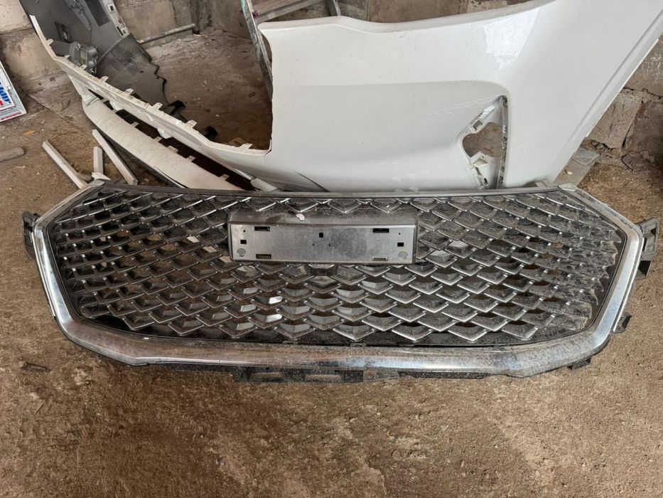 Бампер и решетка на Haval H6.