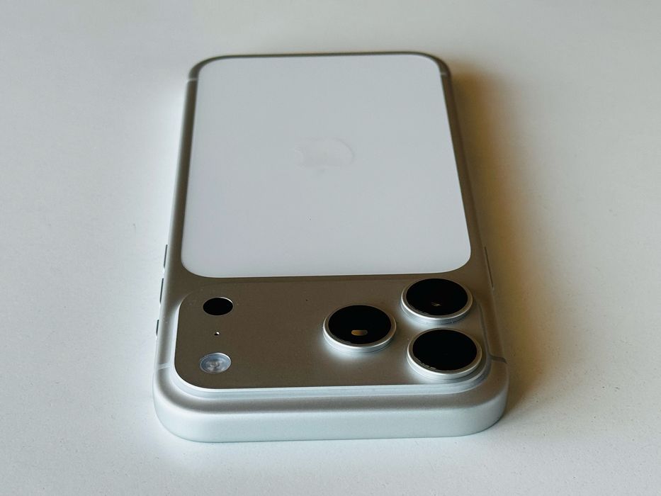 НОВ! Iphone 17 Pro Max 256GB Silver Гаранция 1 година