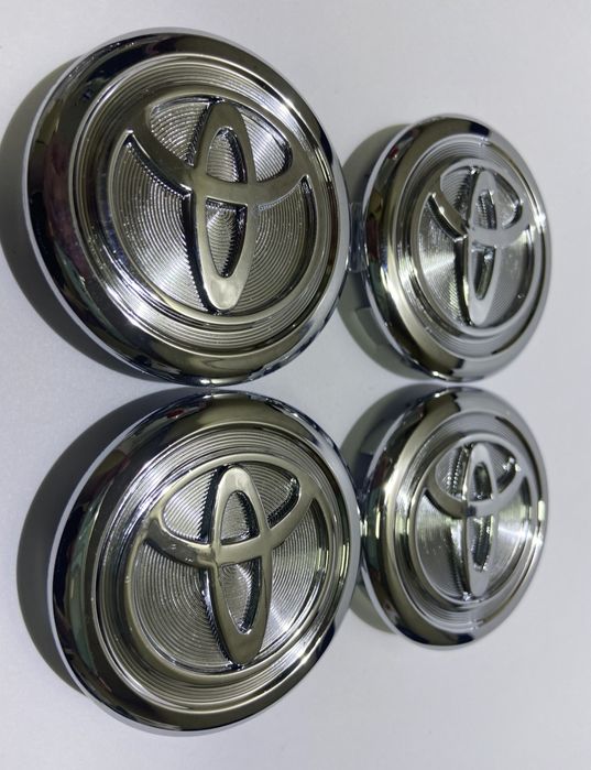 Значок Toyota и Ауди заглушка на диски комплект 4шт