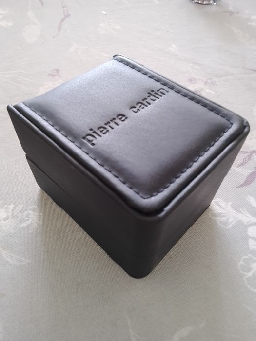 Часовник Esprit 110лв. и Pierre Cardin 80лв.