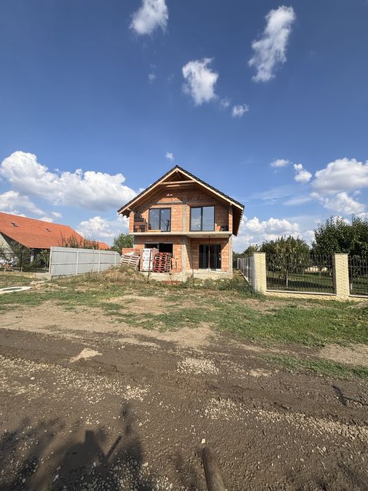 Casa de vanzare