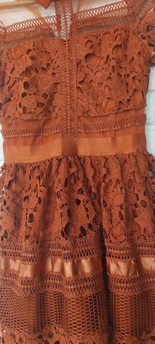 Продавам официална рокля