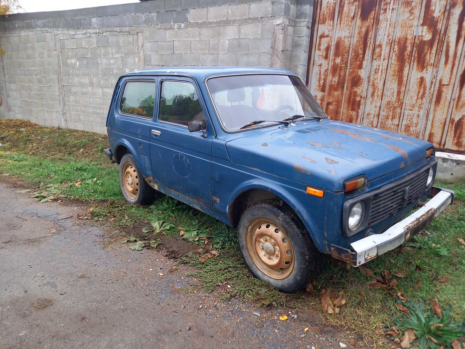 Лада Нива 1.7i 1.7кабуратор На части.