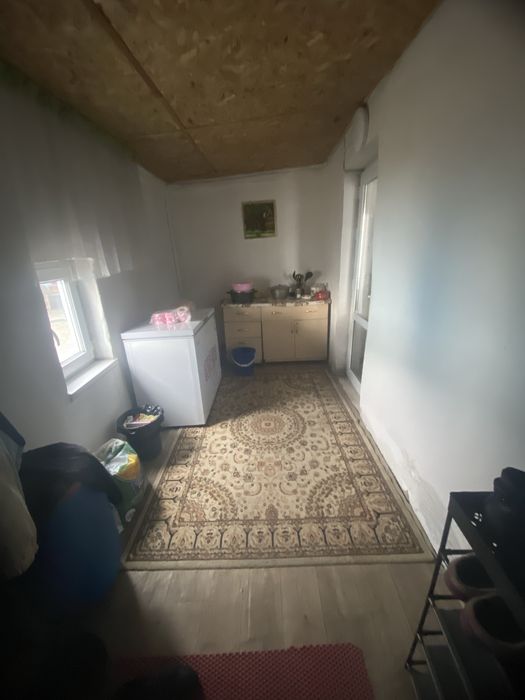 Продаеться дом с большим участком.