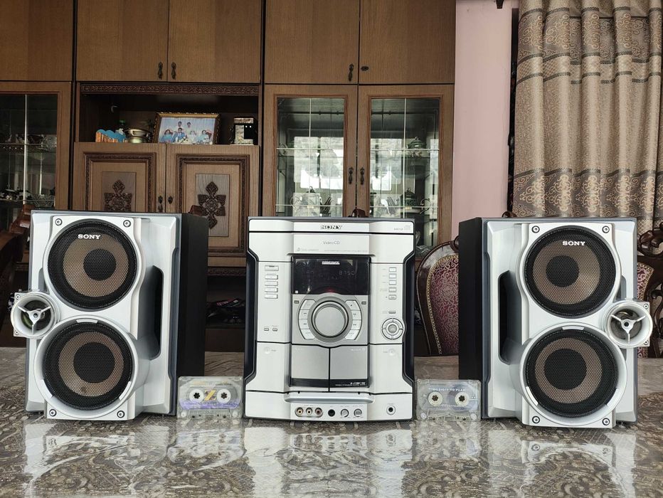 Sony musiqa markazi sotiladi bass kuchli