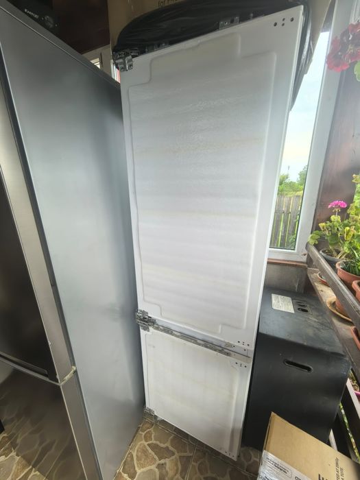 Combină frigorifică încorporabilă Samsung BRB26713DWW/EF, No Frost, Clasa D, Metal Cooling