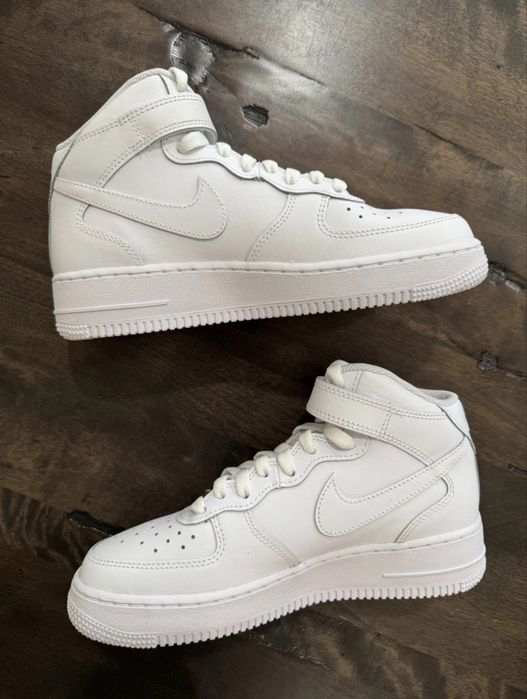 Adidasi Nike Air Force 1 Triple White ‘07 Mid
