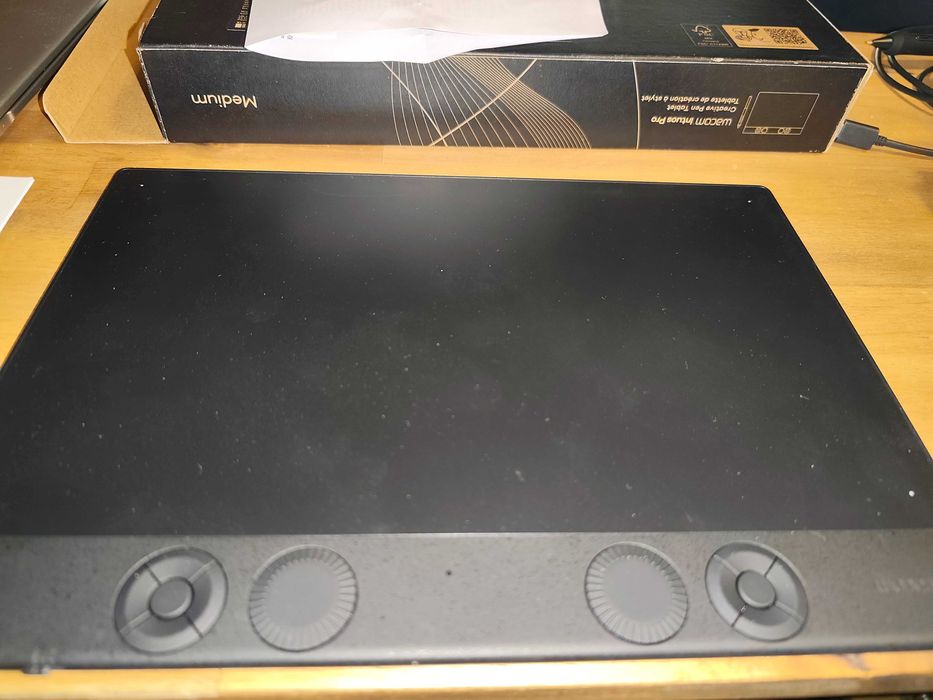 Графичен таблет Wacom Intuos Pro M 2025