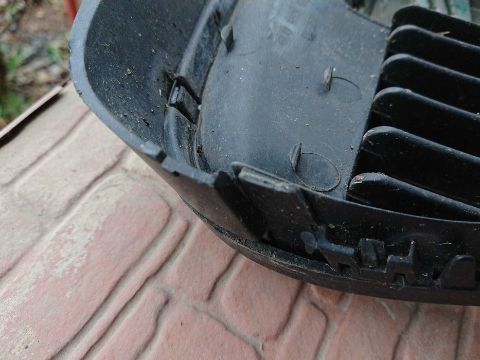 Vand grile Seat Ibiza si proiector din dezmembrare
