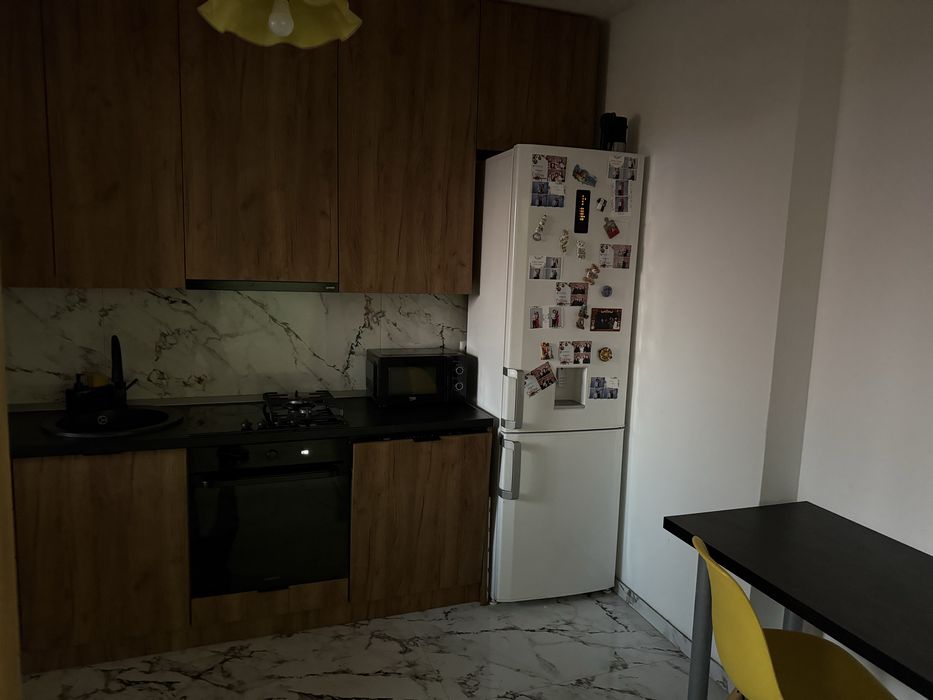 De vanzare apartament 3 camere in asociatie zona 14 Mai