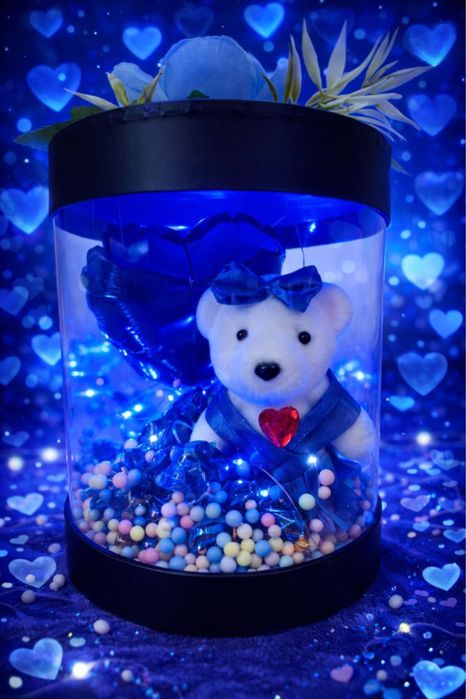 Медвежонок с конфетами в световой коробке