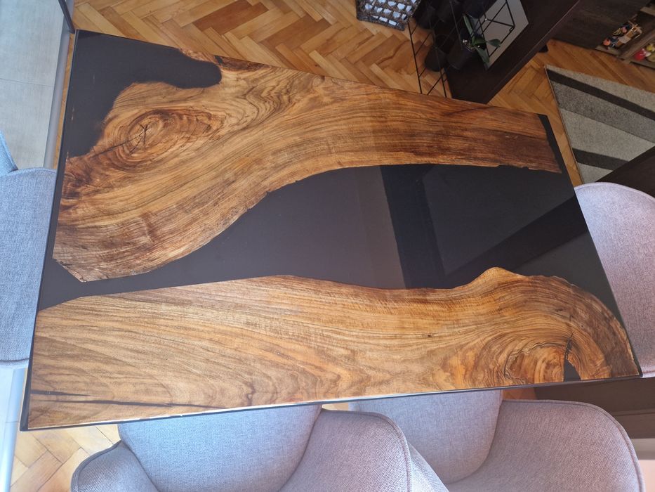 Маса от смола с орехови янове