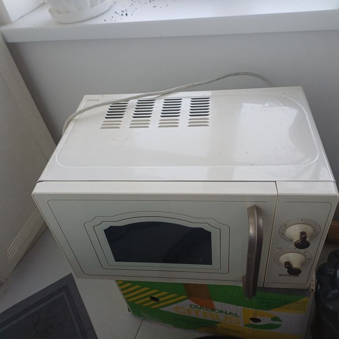 Продам люстра и микроволновая печь