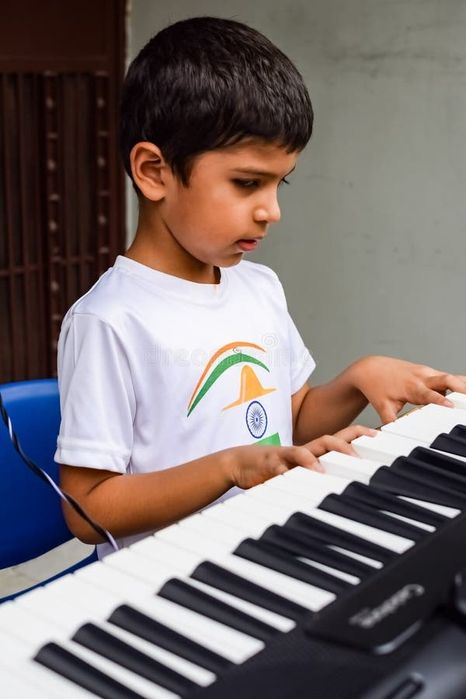 Преподаватель по классу СИНТЕЗАТОРА