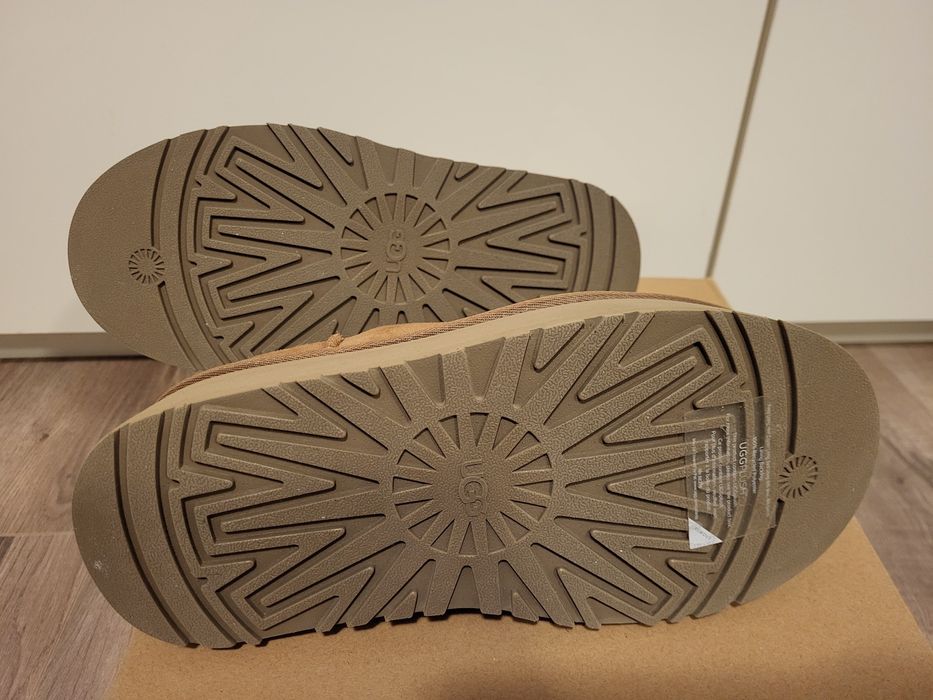 UGG noi, din piele naturala