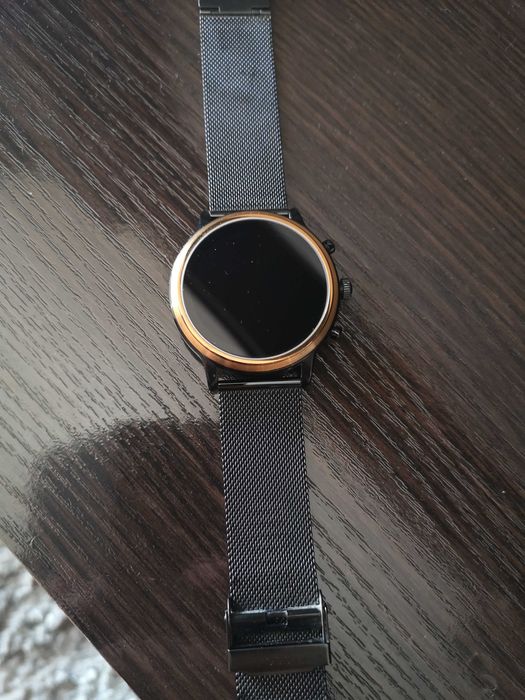 Vand smart watch dama Fossil gen 5,putin folosit. Stare foarte buna!