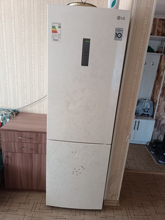 Продам холодильник элджи