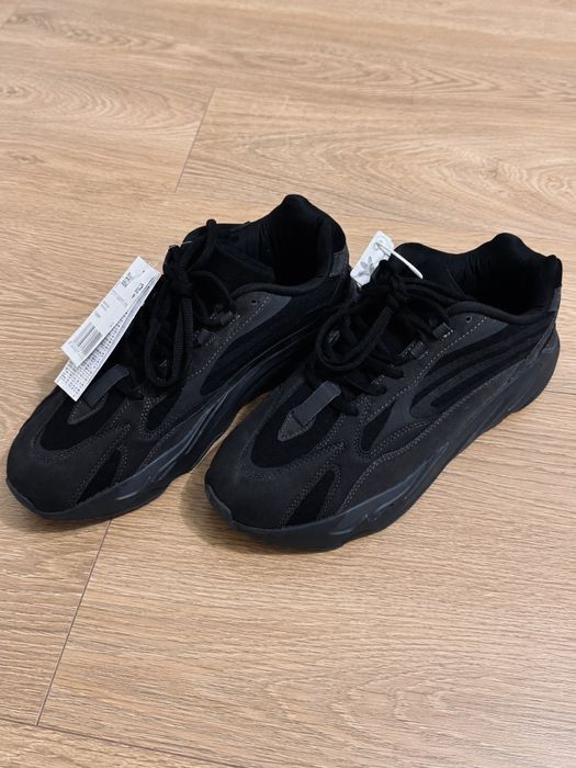 Adidas Yeezy 700 V2 Vanta, 45 1/3, Noi