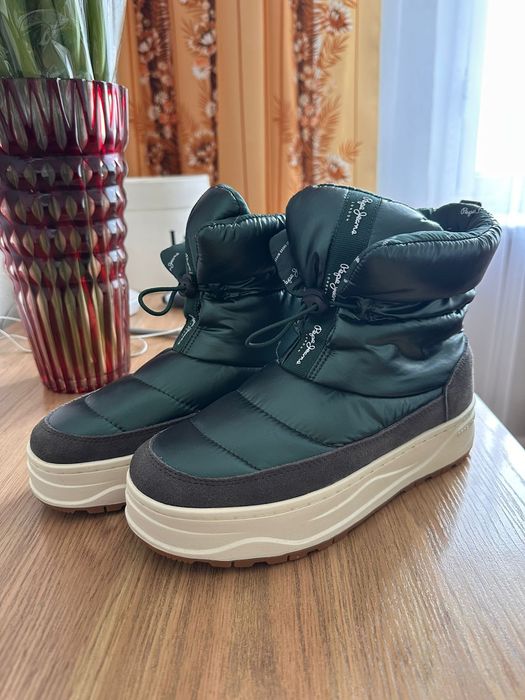 Продам новые сапоги