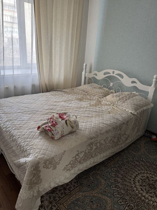 Кровать с матрасом