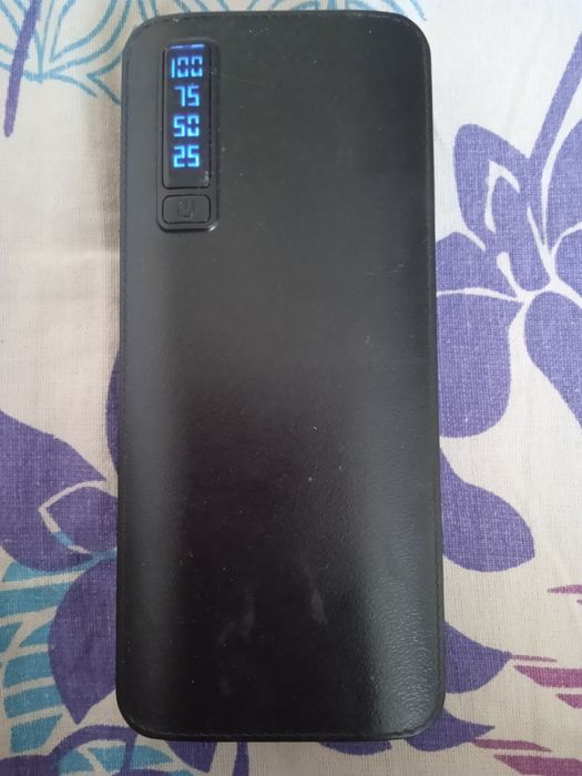 Срочно продам повербанк