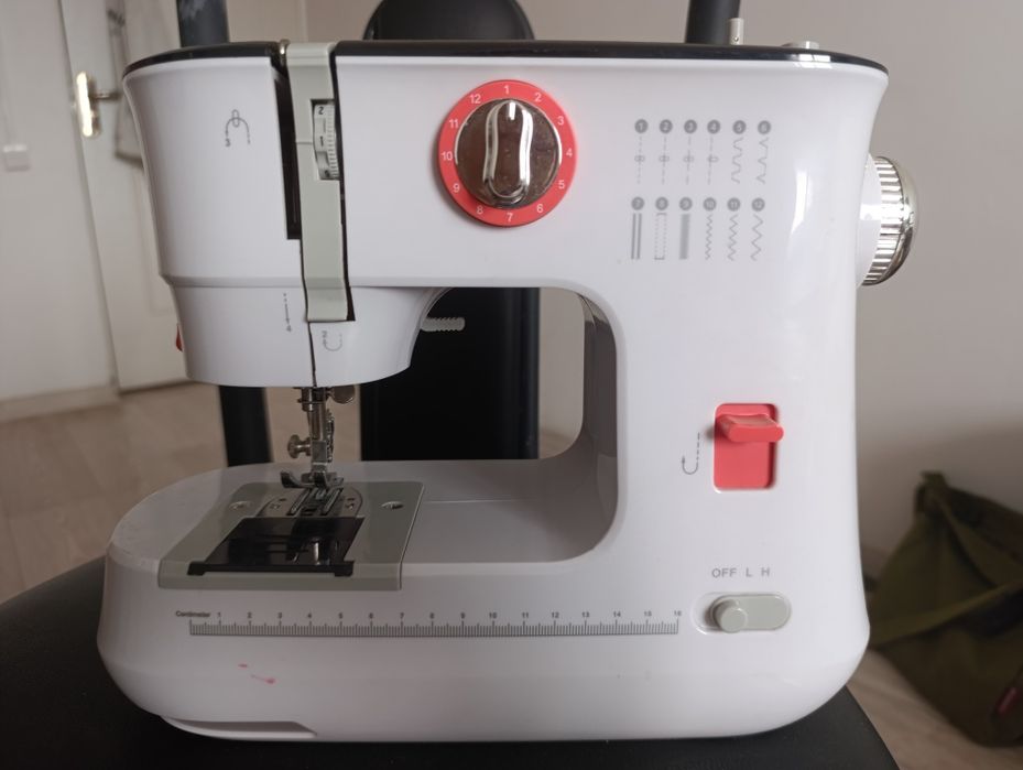 Швейная машина новая
