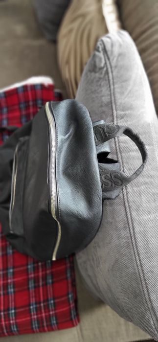 Ghiozdan piele ecologica Guess