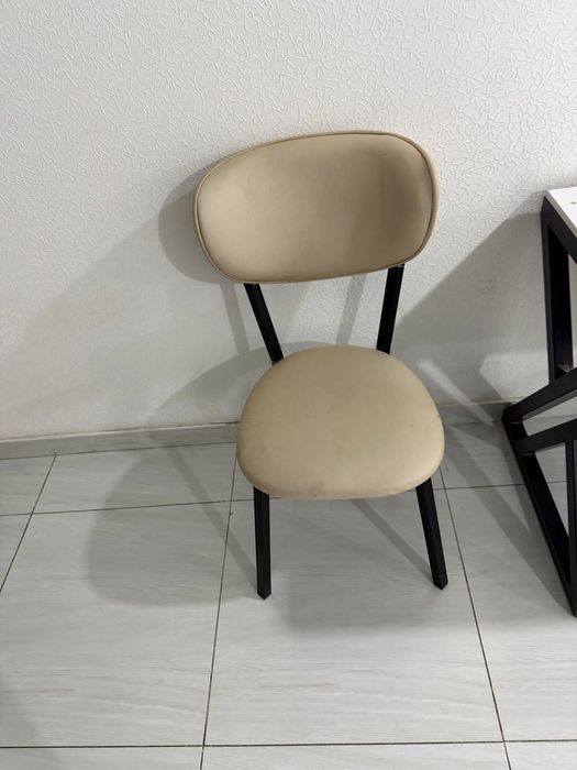 маникюрный стол и стул