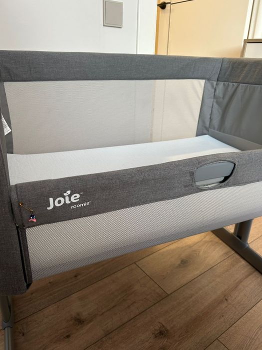 Продаетця детская кроватка joie
