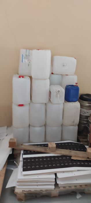 Канистры пластиковые 20 литров