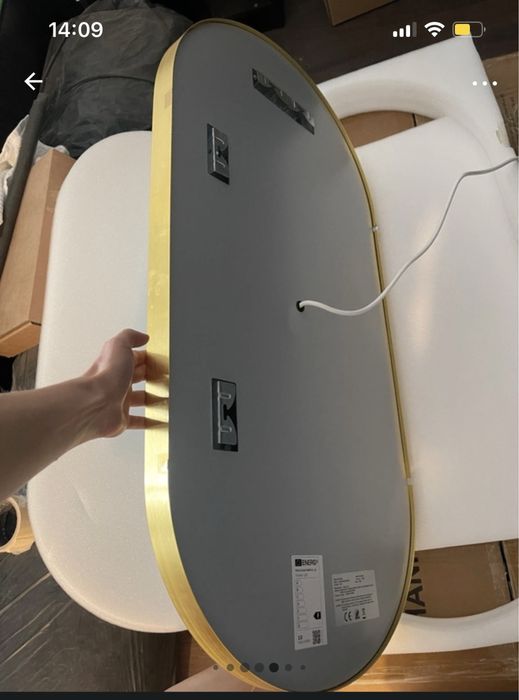 Oglinda baie led aurie